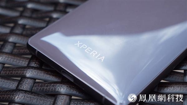 索尼Xperia XZ2图赏：3D玻璃颜值赞