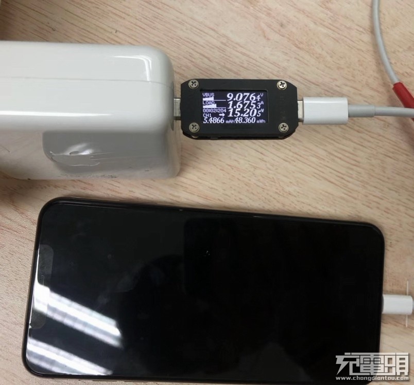 iPhone XS Max充电测试：无线快充有惊喜