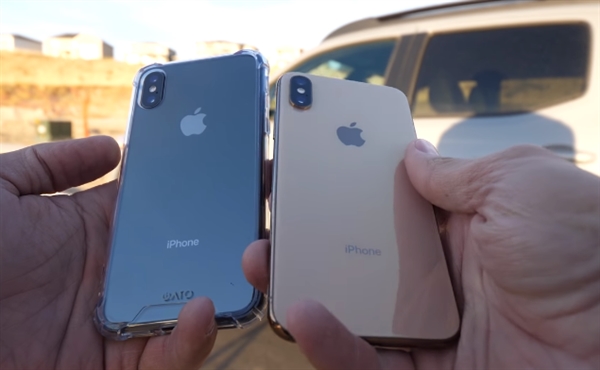 玻璃后壳的iPhone XS抗摔吗？实测惊人