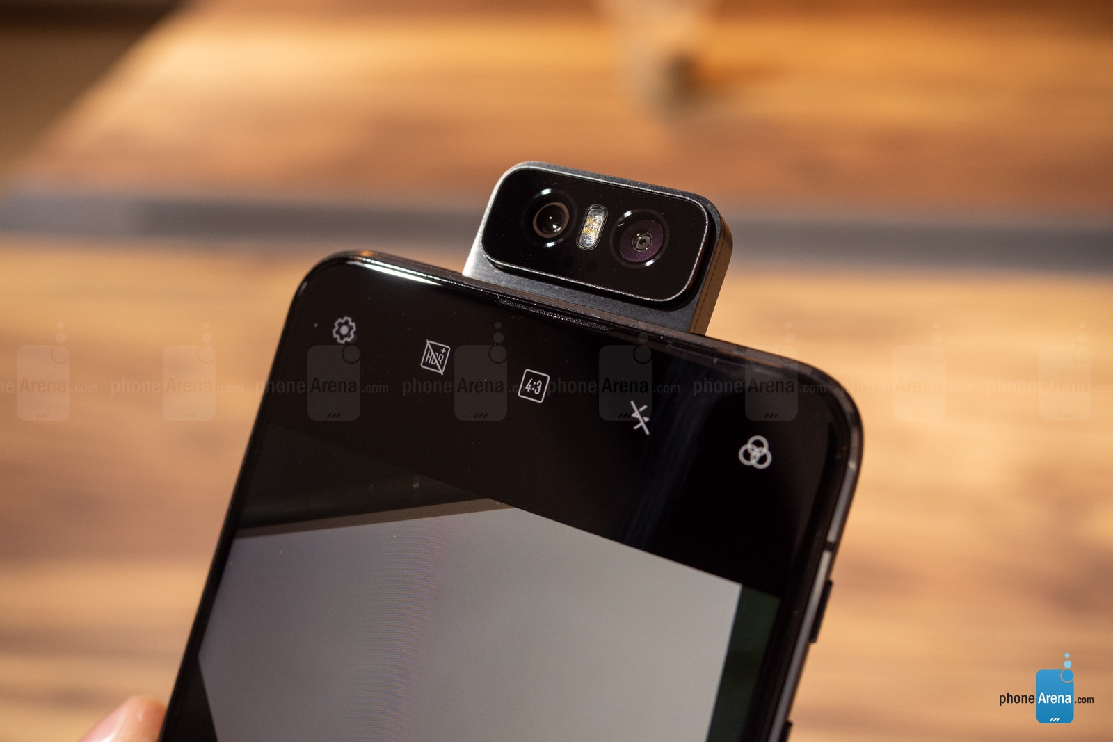 华硕ZenFone 6正式发布：骁龙855+翻转镜头