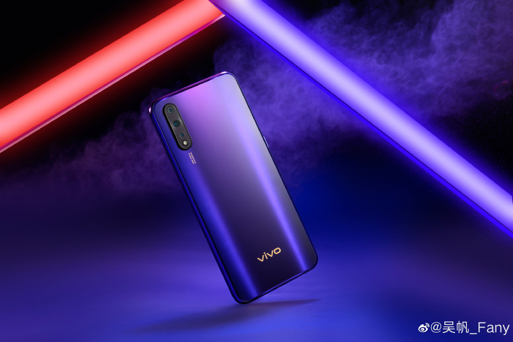 vivo Z5官图公布：水滴屏+屏幕指纹