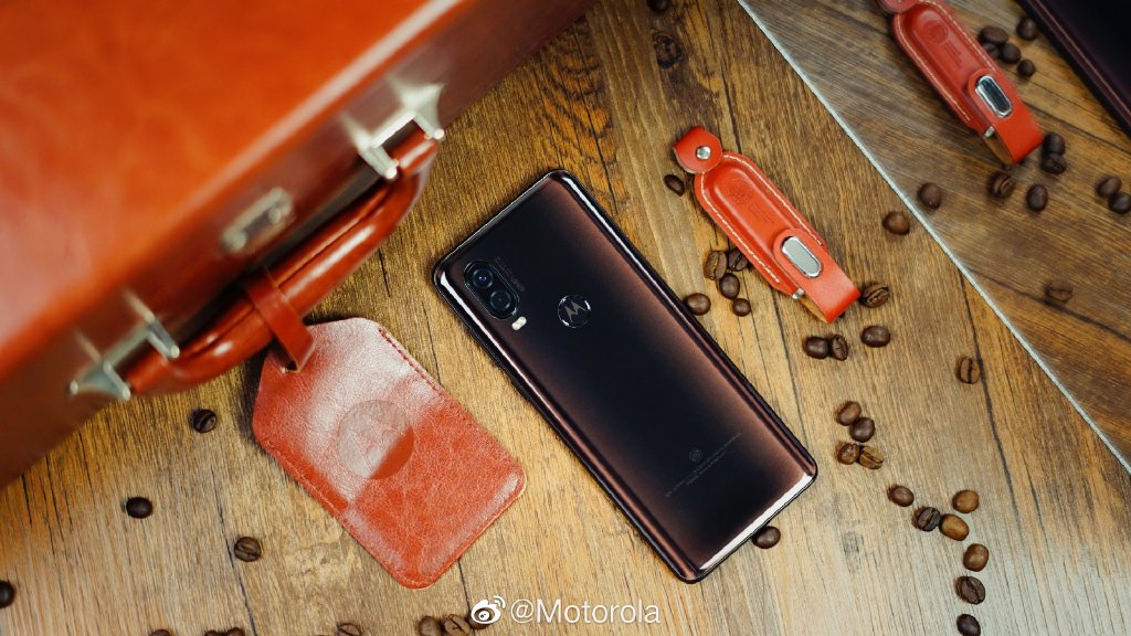 Moto P50国行版发布：2499元