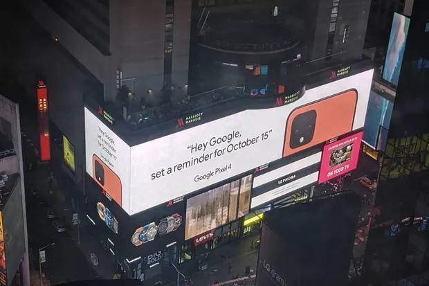 谷歌Pixel 4广告亮相时代广场 新配色醒目