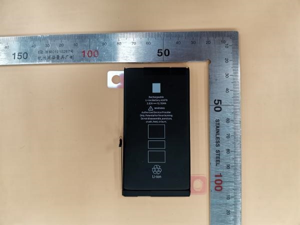 iPhone 12 Max电池容量曝光：有点失望