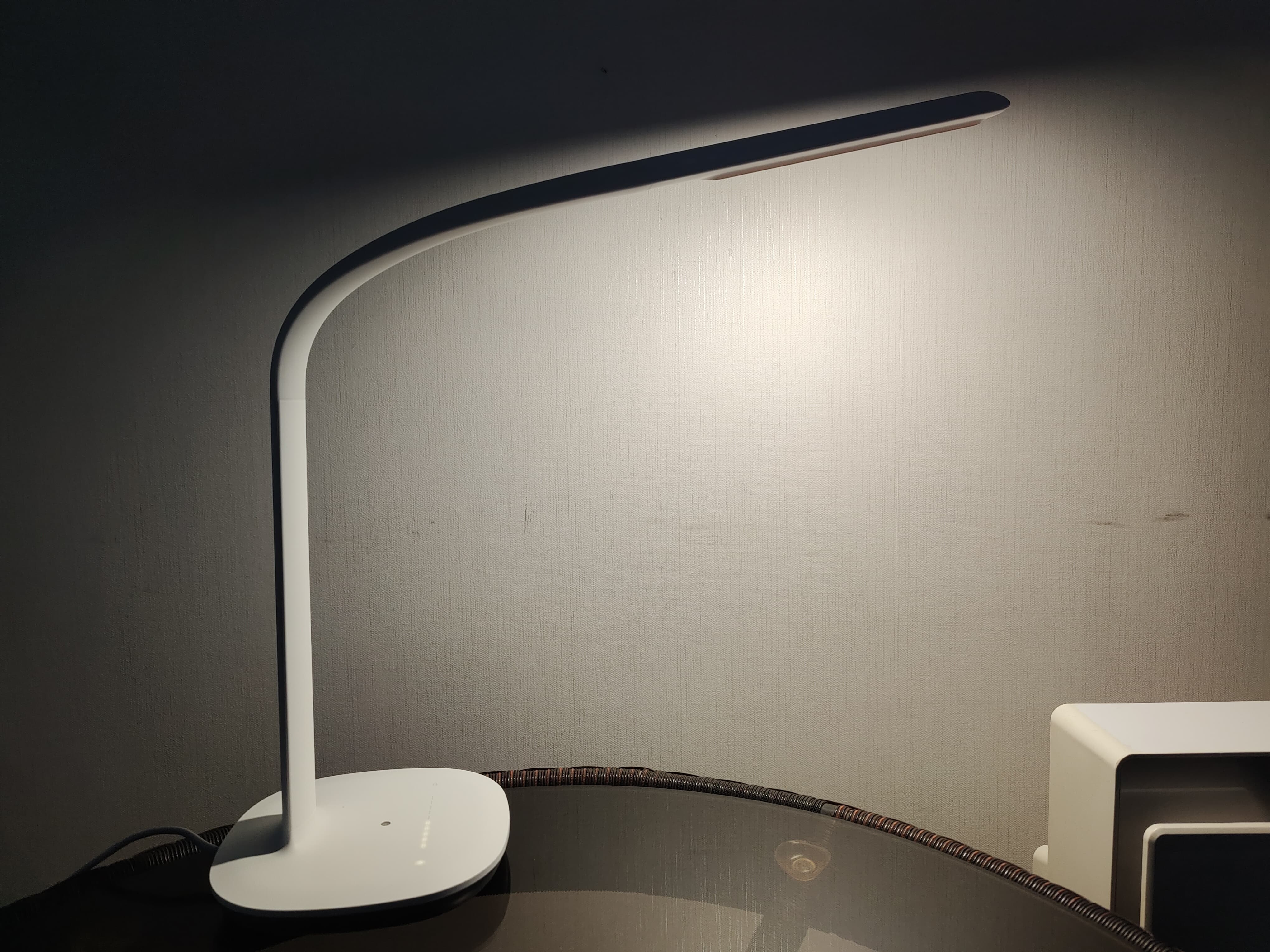 Mijia Philips Desk Lamp 3 out of the box: eye protection without stroboscopic appearance