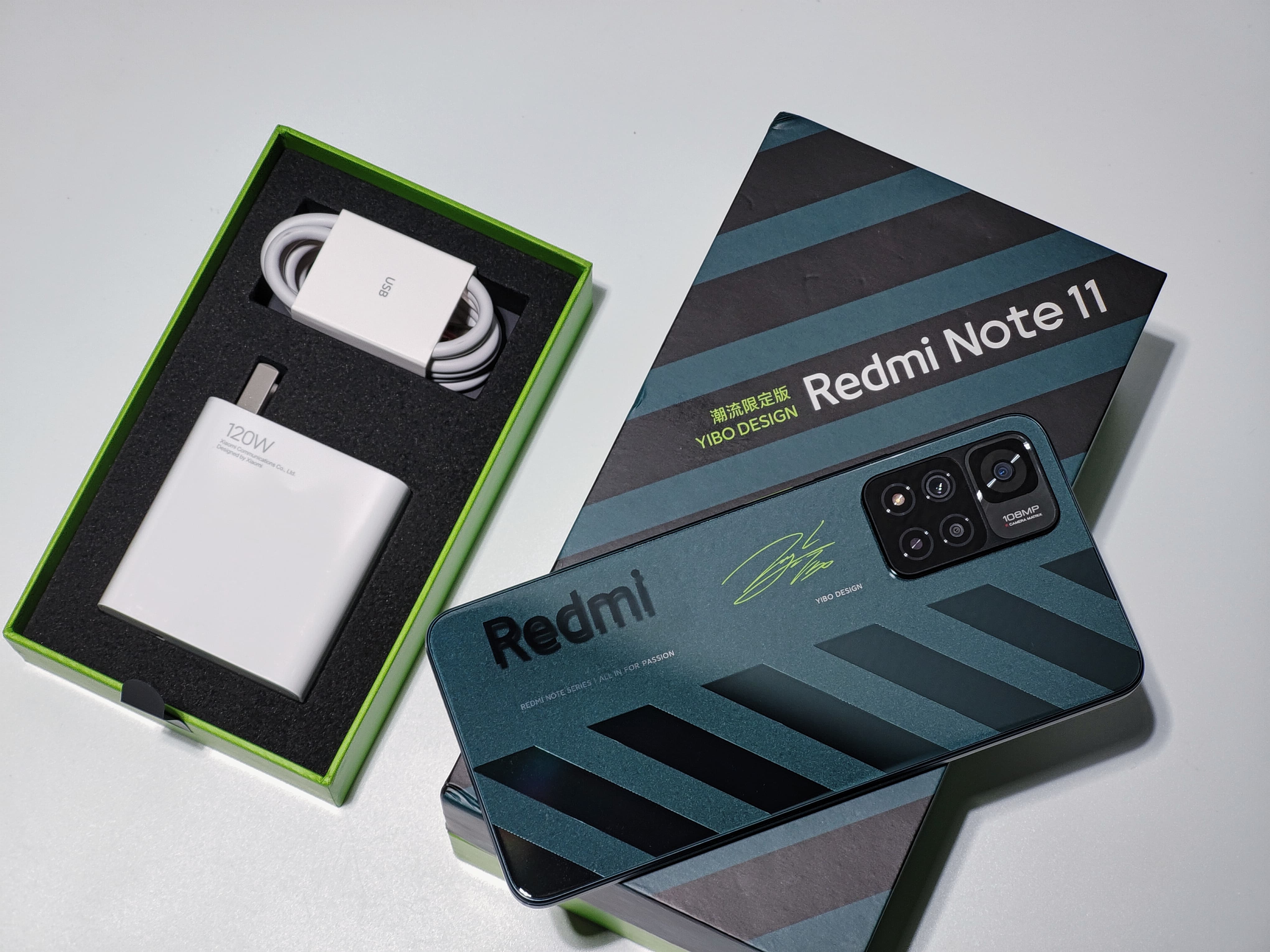 Redmi Note 11潮流限定版开箱：Redmi logo漂起来了！_热点资讯_安兔兔
