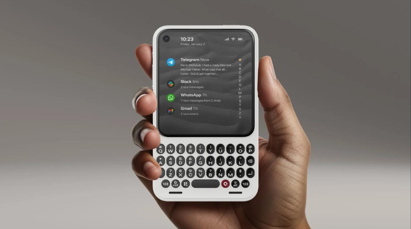 Clicks全键盘手机Communicator确认搭载联发科MT8883芯片 承诺五年更新