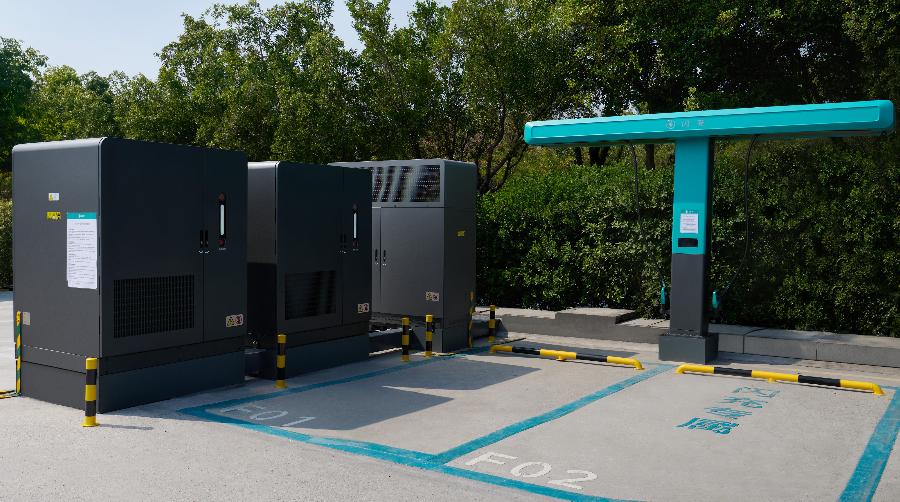 第二代刀片电池上车 比亚迪闪充技术发布 单枪1500kW