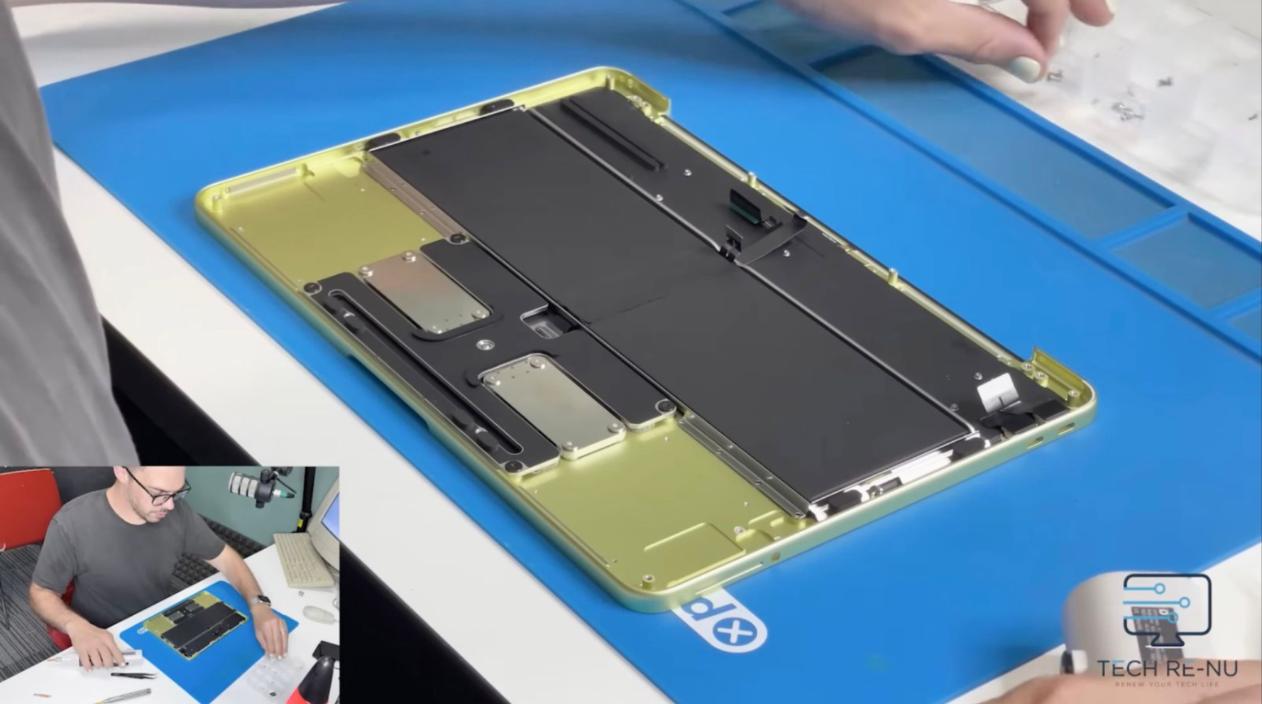 外媒拆解MacBook Neo：模块化接口、零胶带、键盘可单独更换