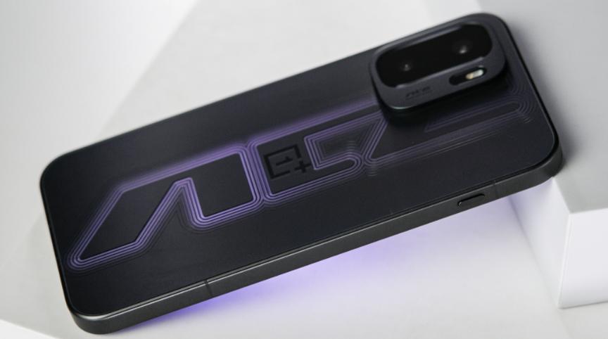 一加 Ace 6 至尊版评测：“双形态”强大性能 枪王当之无愧