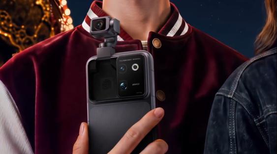 荣耀 Robot Phone官图公布：星轨银、月影灰双色